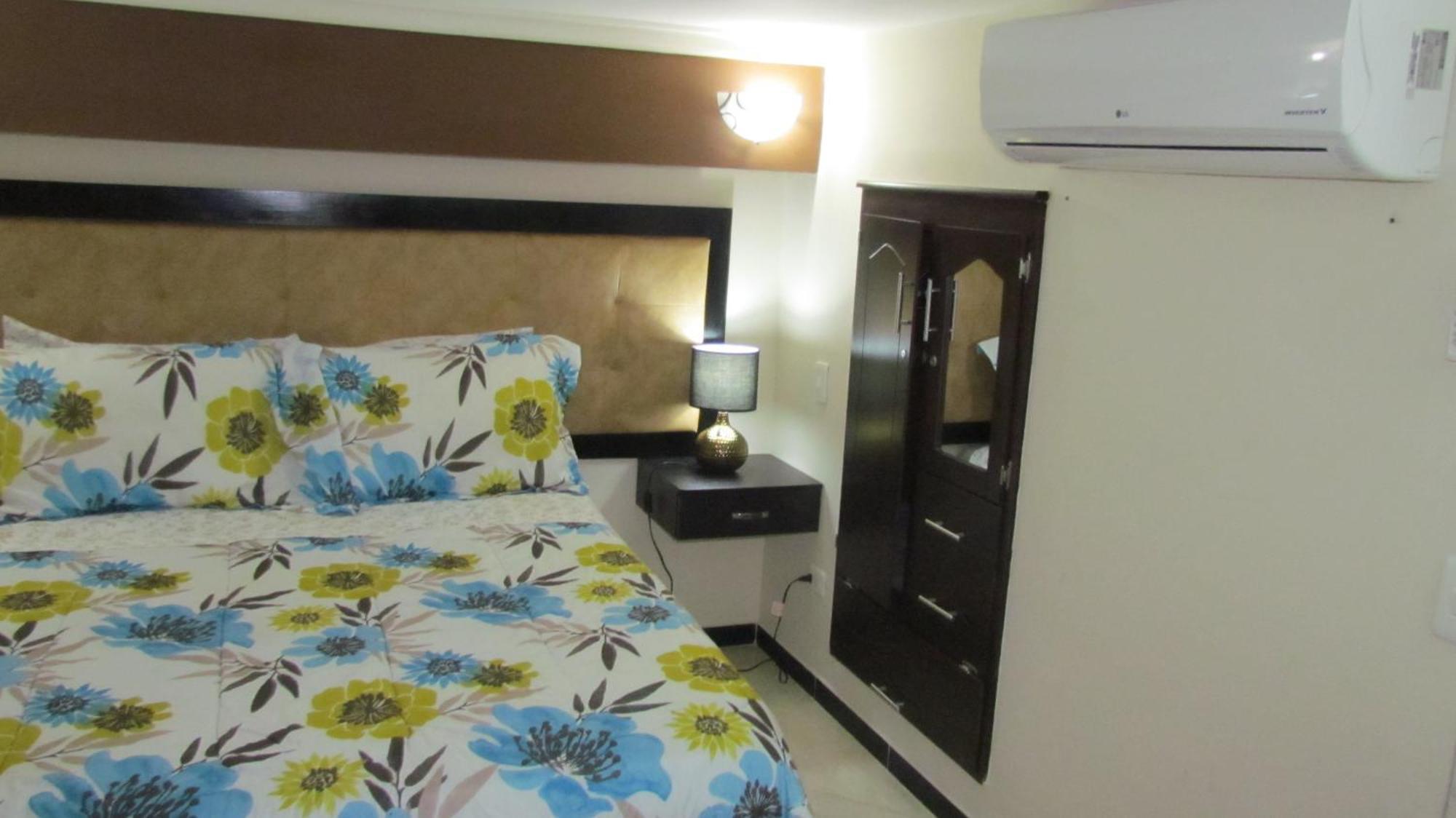 Apartamentos En El Poblado ميديلين الغرفة الصورة
