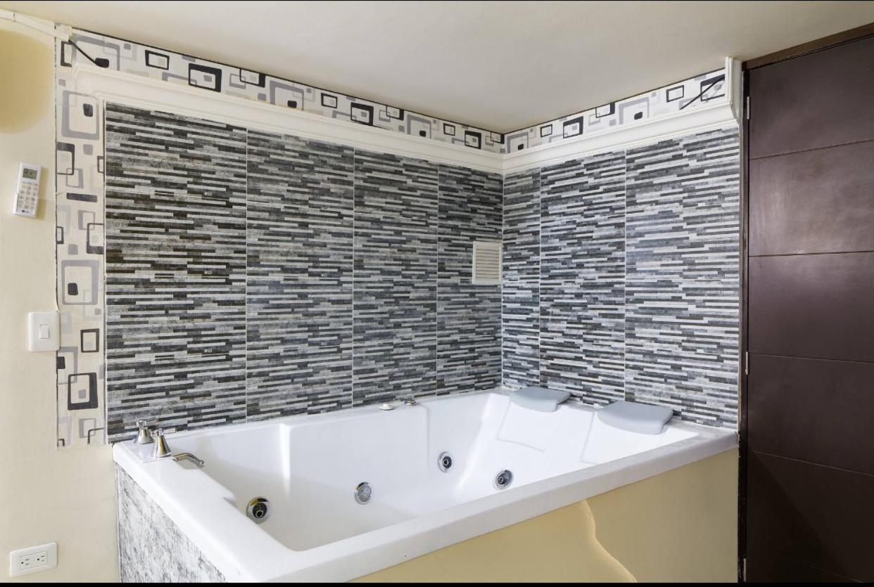 Apartamentos En El Poblado ميديلين المظهر الخارجي الصورة